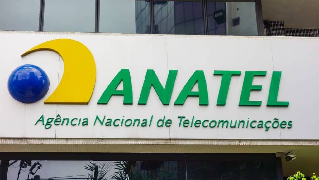 Anatel suspende leilão da faixa 700 MHz após decisão da Justiça Anatel suspende leilão da faixa 700 MHz após decisão da Justiça