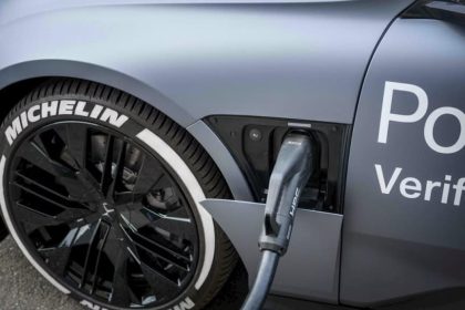 Bateria que carregam até carros em 5 minutos pode chegar ao Brasil em 2027 Bateria que carregam até carros em 5 minutos pode chegar ao Brasil em 2027