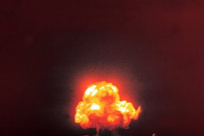 Primeira explosão de bomba nuclear do mundo criou um cristal “impossível” Primeira explosão de bomba nuclear do mundo criou um cristal “impossível”