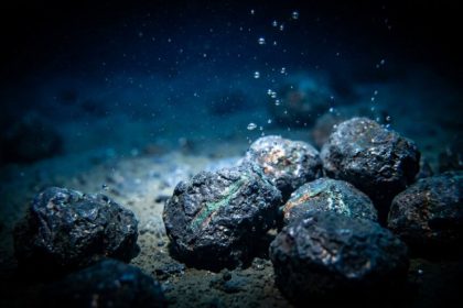 Cientistas descobrem oxigênio sendo produzido no fundo do mar sem luz solar Cientistas descobrem oxigênio sendo produzido no fundo do mar sem luz solar
