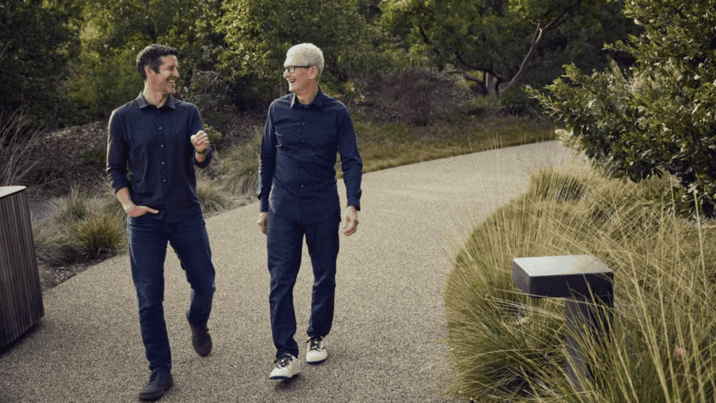 Mesmo com troca de CEO e preços em alta, Apple registra aumento nas vendas Mesmo com troca de CEO e preços em alta, Apple registra aumento nas vendas