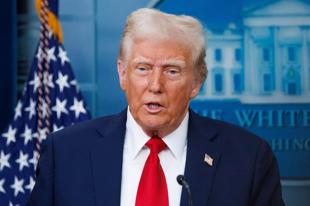 Trump Phone ganha certificação e se aproxima de possível lançamento nos EUA