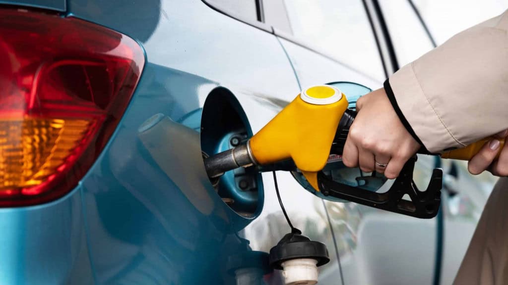 Combustivel com metanol; etanol, posto de gasolina