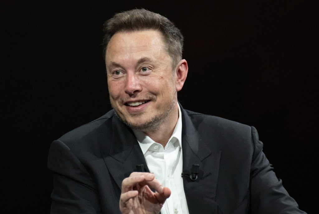 Elon Musk falando