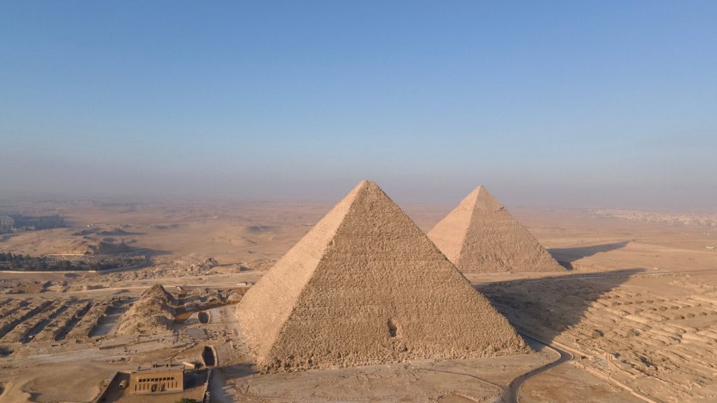 Pirâmides de Gizé no Egito, Vista aérea das Pirâmides de Gizé