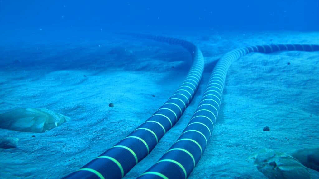 Cabo submarino de fibra óptica instalado no fundo do oceano, responsável pela transmissão internacional de dados entre continentes
