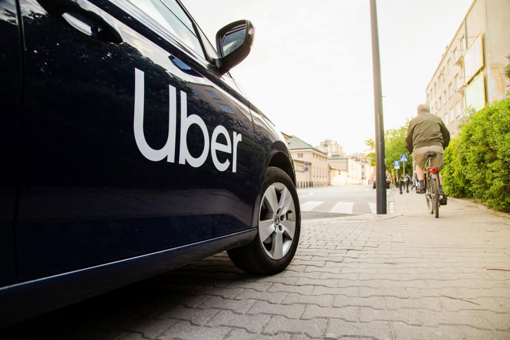Uber esperando passageiro