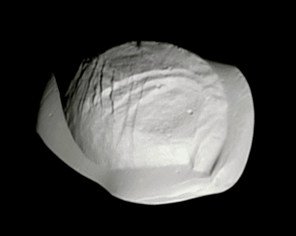 Pan e sua enorme crista equatorial